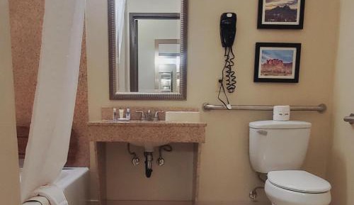 King Room - Accessible/Non-Smoking