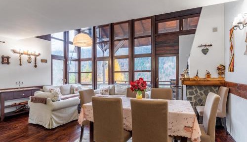 Four-Bedroom Holiday Home
