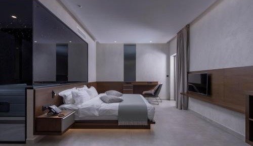 Queen Suite with Sea View