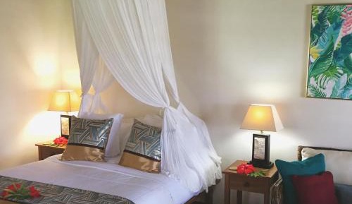 Bungalow with Spa Bath - Beach Front 