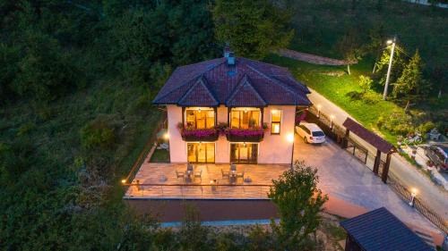 Deluxe Villa