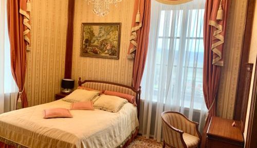One-Bedroom Family Apartment