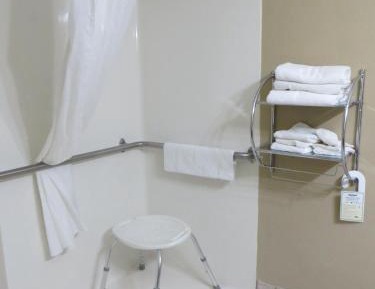 Queen Room - Disability Access/Non-Smoking