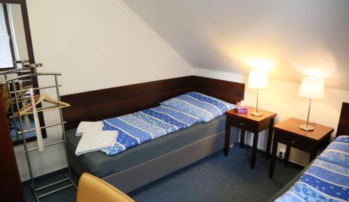 Twin Room with Private External Bathroom