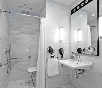 King Room - Mobility Access Tub - Non-Smoking