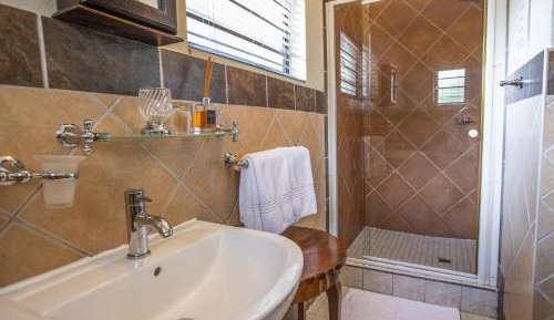 Deluxe Double or Twin Room with Garden View