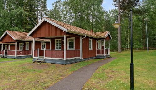 Cottage (6 Adults)