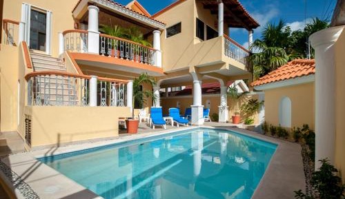Juanita Two-Bedroom Apartment (6 Adults)
