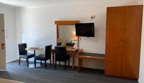 King Room with Spa Bath