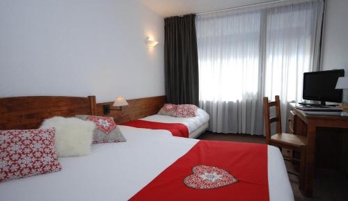 Triple Room (2 Adults + 1 Child)