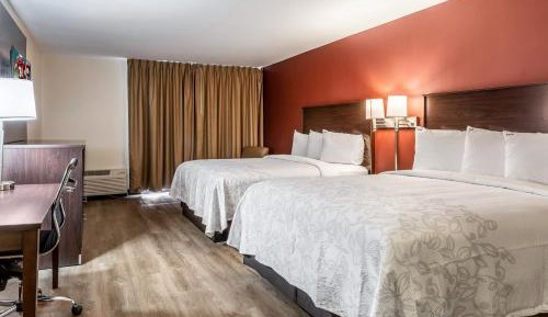  Suite with Two Queen Beds Smoke Free