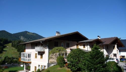 Apartment with Mountain View