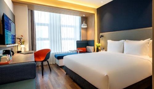 Standard King Room with City View