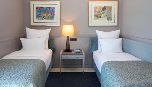 Deluxe Suite with Sea View and Spa Access