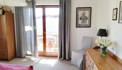 Apartment with Lake View