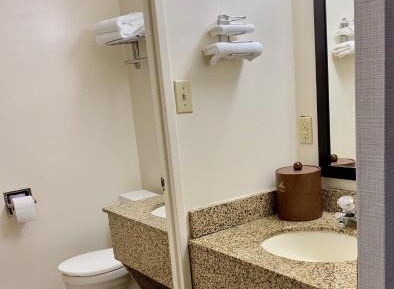 Queen Room - Non-Smoking