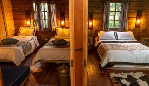 Quadruple Room with Private Bathroom