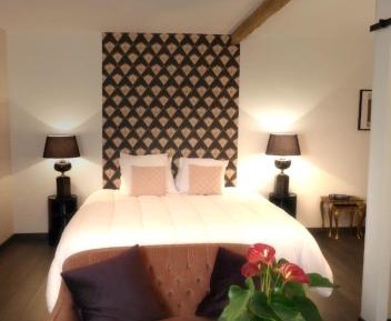 Deluxe Room (2 Adults + 1 Child)