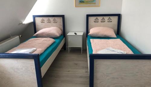 Standard Twin Room with Shared Bathroom