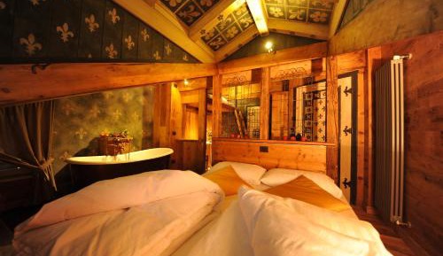 Double or Twin Room with Mountain View