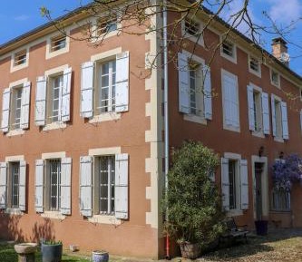 Cottage with Garden View