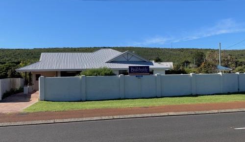 Three-Bedroom House - Beach Front