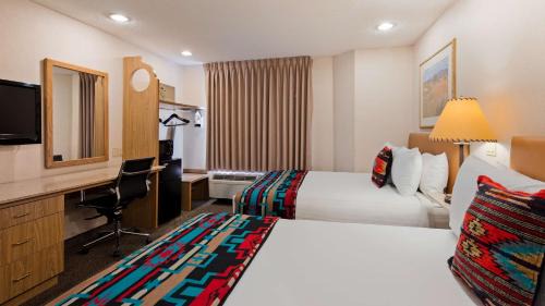 Queen Room with Two Queen Beds - Non-Smoking