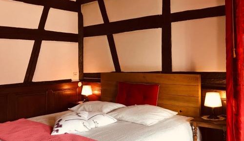 Apartment with Mountain View