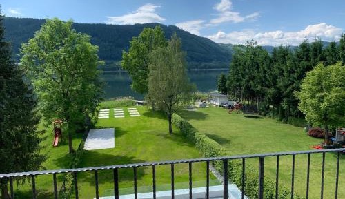 Apartment with Lake View