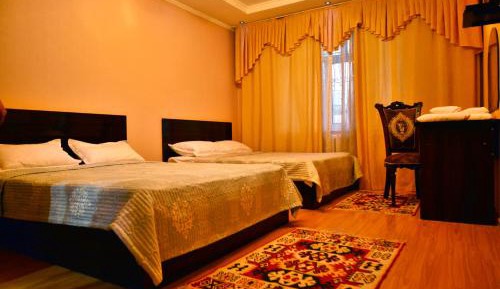 Deluxe Queen Room