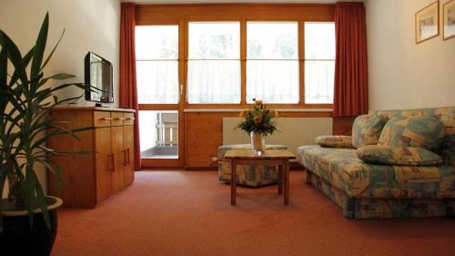 One-Bedroom Apartment with Bathroom