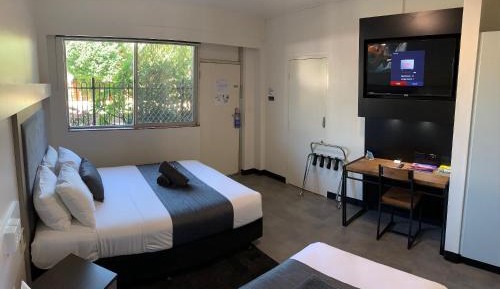 Deluxe Studio