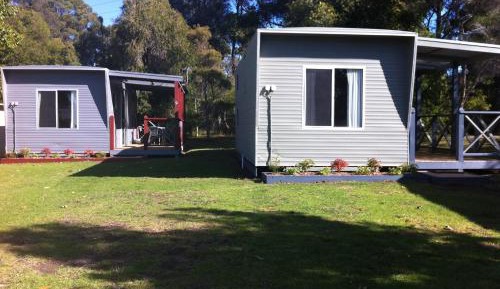 Cabin with Shared Bathroom