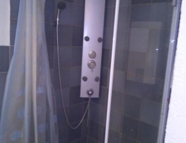 Basic Triple Room with Shared Bathroom