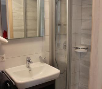 Apartment with Shower