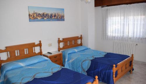 Standard Twin Room with Shared Bathroom