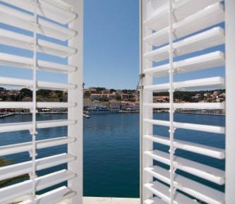 Studio with Sea View (3 Adults)