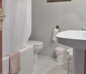 Standard Single Room with Shared Bathroom