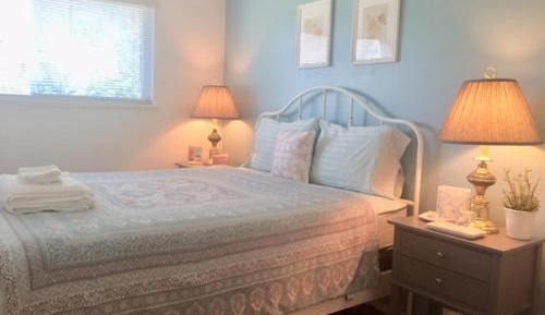 Queen Room with Shared Bathroom