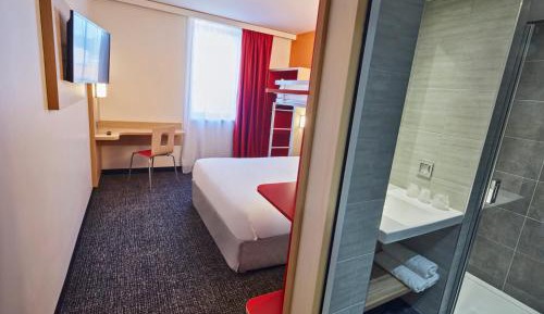 Standard Triple Room (1 Double bed and 1 Single bed)