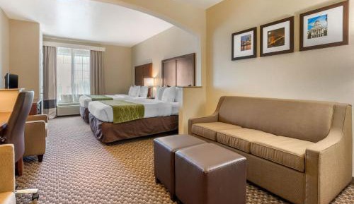 Queen Suite with Two Queen Beds - Non-Smoking