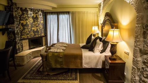 Deluxe Double or Twin Room with Balcony