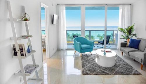 Deluxe Oceanview Suite 2 Bedroom & 2 Bath with Kitchen