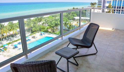 Corner Oceanview Master Suite 2 Bedroom 2 Bath Kitchen