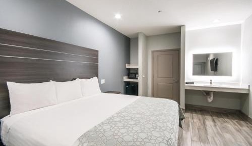 Accessible King Bed Suite Kitchnette