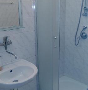 Quadruple Room with Private Bathroom