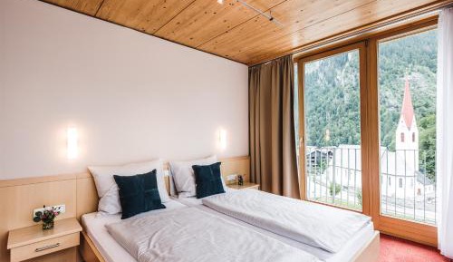 Deluxe Double Room with Bath