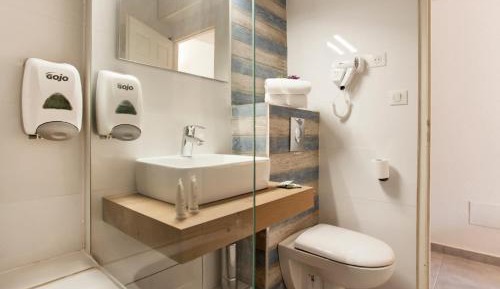 Double Room with Street View