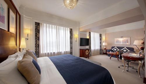 Royal Premier King Suite with 2 Breakfasts, 2 afternoon tea and Lounge Benefits