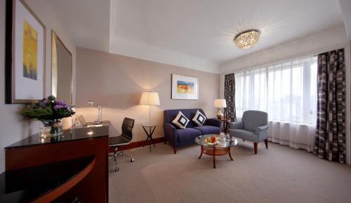 Royal Deluxe Twin Suite with 2 Breakfasts, 2 afternoon tea and Lounge Benefits